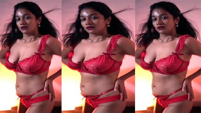 Tamil Actress Lavanya Manickam Sexy Bikini Teasing