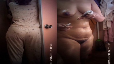 Sexy Housewife Takes A Quick Shower Naked Viral Sex Online